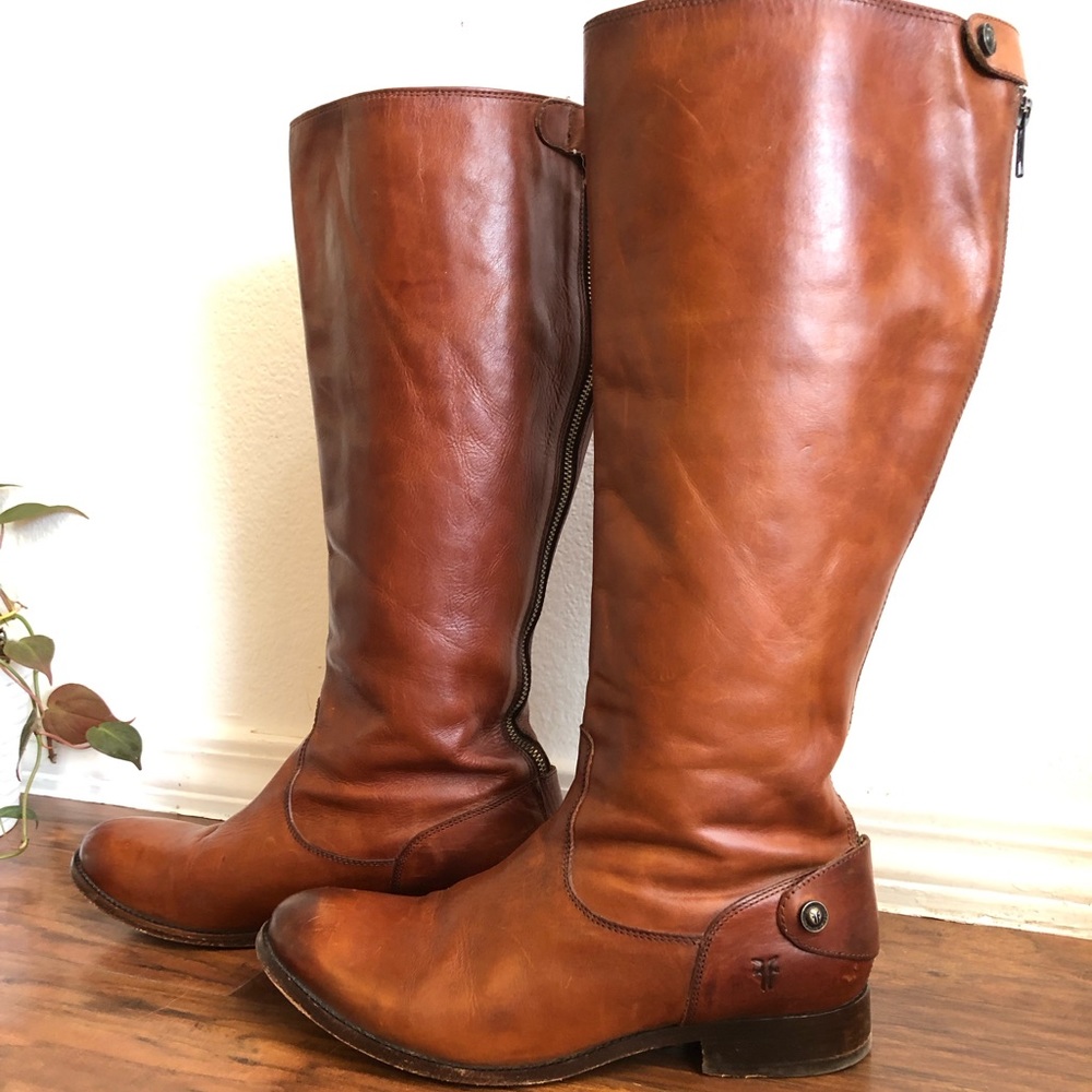 W’s 9.5 Frye Melissa Button Zip Boots -
Cognac